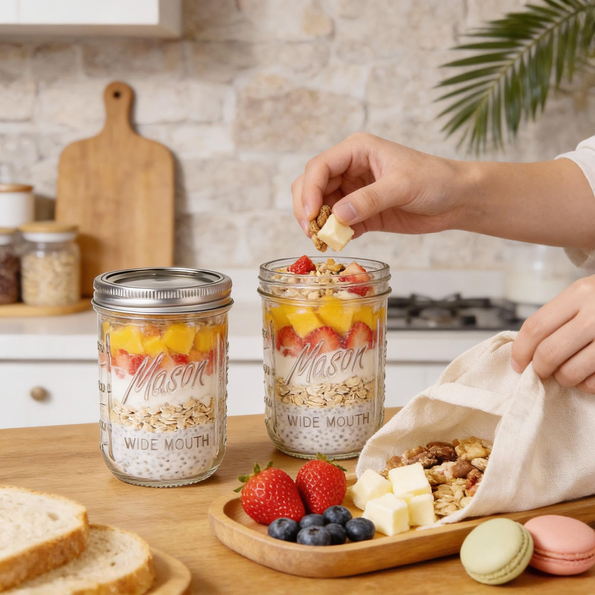 12 Pack 16 oz Wide Mouth Glass Mason Jars with Lids W616579